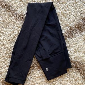 Lululemon align high rise pant in a size 2 - Black
